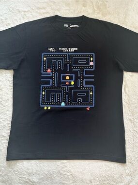 NWOT Uniqlo UT MoMA Video Game Collection Pac-Man Black Short Sleeve T-Shirt
